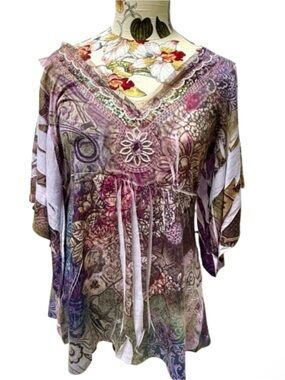DRESS BARN EMBELLISHED FLORAL TOP SUBLIMATION DYE DESIGN TIE BACK MD PETITES